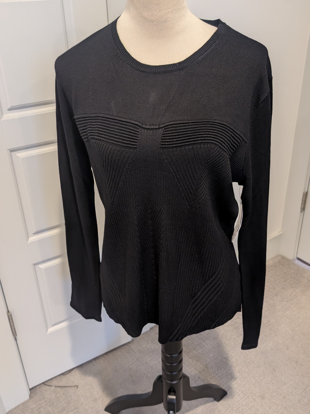 Women's Black Crew Neck Ribbed-Pattern Sweater